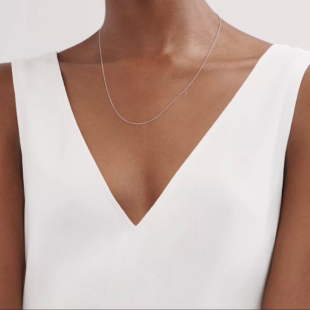 NWOT Authentic Tiffany Co 16 inch Silver Necklace